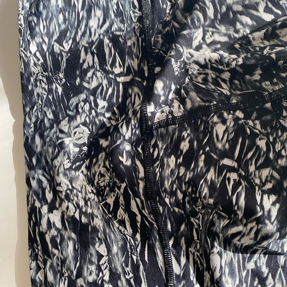 Lululemon leggings bundle of 2 - Picture 6 of 7